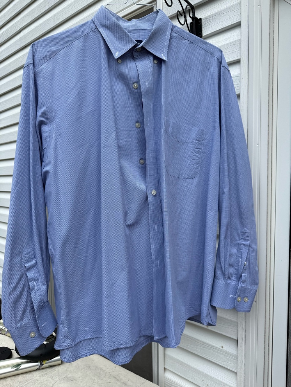 Club Room Men's Blue Pinstripe Button-Down Dress Shirt